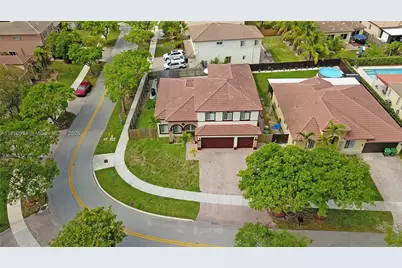 9402 SW 218th Ln, Cutler Bay, FL 33190 - Photo 1