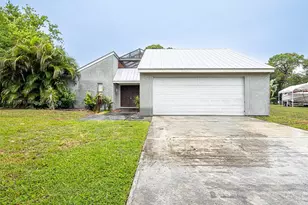 802 SE Kendall Ave, Port Saint Lucie, FL 34983 - Photo 1