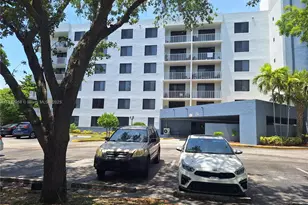 901 Hillcrest Dr, Hollywood, FL 33021 - Photo 1