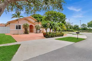8915 NW 164th St, Miami Lakes, FL 33018 - Photo 1