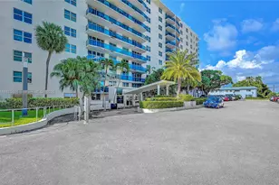 7501 E Treasure Dr, North Bay Village, FL 33141 - Photo 1