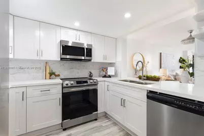 2555 Collins Ave #2210, Miami Beach, FL 33140 - Photo 1