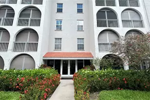 250 NE 20th St, Boca Raton, FL 33431 - Photo 1