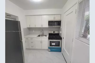 7435 Byron Ave #04, Miami Beach, FL 33141 - Photo 1