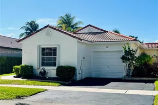 886 SW 180th Terrace, Pembroke Pines, FL 33029 - Photo 1