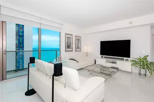 300 S Biscayne Blvd, Miami, FL 33131 - Photo 1