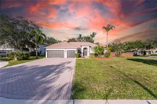 6946 Mariposa Circle Ct, Pembroke Pines, FL 33331 - Photo 1