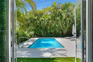 5650 Pine Tree Dr, Miami Beach, FL 33140 - Photo 1