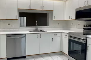 1301 SW 142nd Ave, Pembroke Pines, FL 33027 - Photo 2