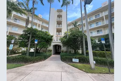 3500 Oaks Clubhouse Dr #207, Pompano Beach, FL 33069 - Photo 1