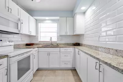 1200 Tallwood Ave #109, Hollywood, FL 33021 - Photo 1