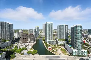 31 SE 5th St, Miami, FL 33131 - Photo 1