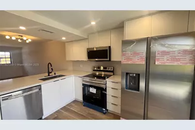 1339 W 51st Pl #B-5, Hialeah, FL 33012 - Photo 1