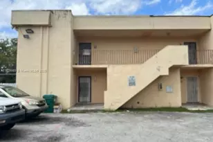 205 NE 141st St, Miami, FL 33161 - Photo 1