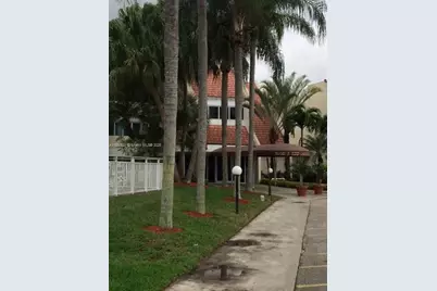 120 Lakeview Dr #219, Weston, FL 33326 - Photo 1