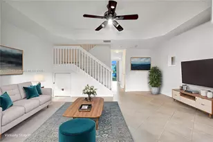 10607 SW 6th St, Pembroke Pines, FL 33025 - Photo 1