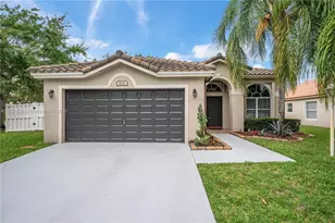 1122 NW 143rd Ave, Pembroke Pines, FL 33028 - Photo 1
