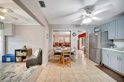 2201 N 57th Ter, Hollywood, FL 33021 - Photo 1