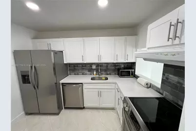 8000 SW 81st Dr #202, Miami, FL 33143 - Photo 1