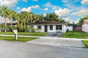 8110 SW 4th Pl, North Lauderdale, FL 33068 - Photo 1