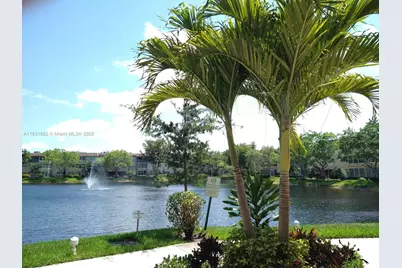 5102 NW 36th St #406, Lauderdale Lakes, FL 33319 - Photo 1