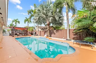 17130 SW 93rd Ave, Palmetto Bay, FL 33157 - Photo 1