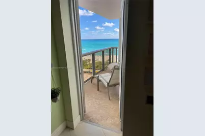 6039 Collins Ave #823, Miami Beach, FL 33140 - Photo 1