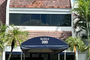 200 Lakeview Dr, Weston, FL 33326 - Photo 1