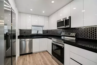 8901 S Hollybrook Blvd #109, Pembroke Pines, FL 33025 - Photo 1
