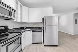 1622 Bay Rd, Miami Beach, FL 33139 - Photo 1
