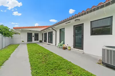 1136 NW 34th Ave, Miami, FL 33125 - Photo 1
