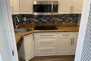 541 Blue Heron Dr, Hallandale Beach, FL 33009 - Photo 1