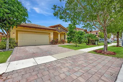 132 SE 36th Ave, Homestead, FL 33033 - Photo 1