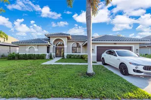10208 SW 12th St, Pembroke Pines, FL 33025 - Photo 1