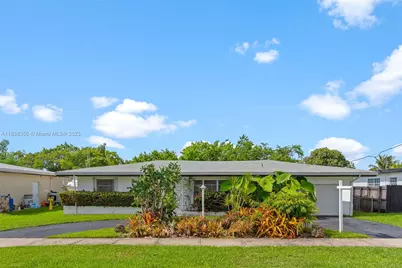2370 NE 195th St, Miami, FL 33180 - Photo 1