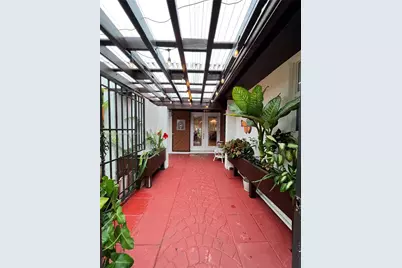 528 NE 195th St, Miami, FL 33179 - Photo 1