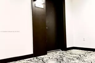 900 Biscayne Blvd, Miami, FL 33132 - Photo 1