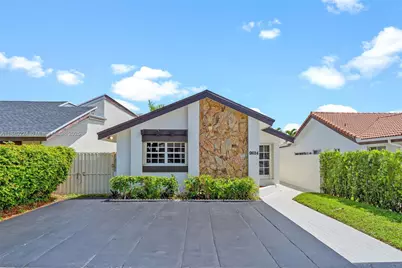9034 SW 6th St, Miami, FL 33174 - Photo 1