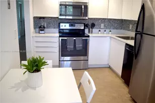 3970 Oaks Clubhouse Dr, Pompano Beach, FL 33069 - Photo 1