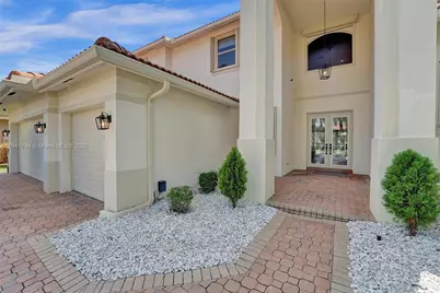 1727 Victoria Pointe Cir, Weston, FL 33327 - Photo 1