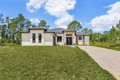 956 Columbus Blvd, Lehigh Acres, FL 33974 - Photo 1