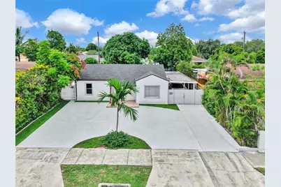 840 NE 4th Pl, Hialeah, FL 33010 - Photo 1