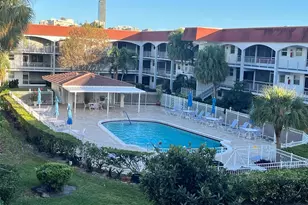 581 Blue Heron Dr, Hallandale Beach, FL 33009 - Photo 1