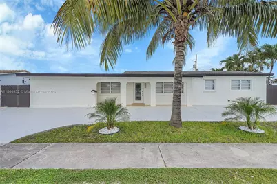 453 W 40th Pl, Hialeah, FL 33012 - Photo 1