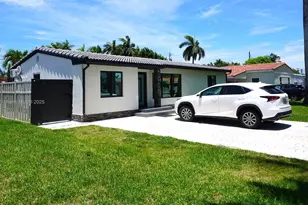 907 NE 3rd St, Hallandale Beach, FL 33009 - Photo 1