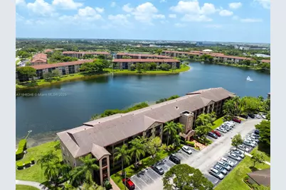 13700 SW 11th St #309A, Pembroke Pines, FL 33027 - Photo 1