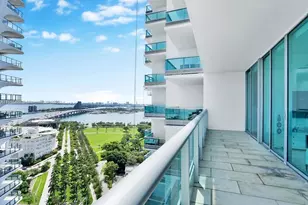 900 Biscayne Blvd, Miami, FL 33132 - Photo 1