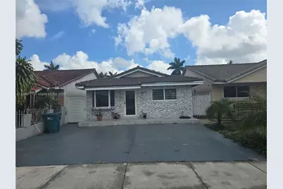 11465 NW 88th Ct, Hialeah Gardens, FL 33018 - Photo 1
