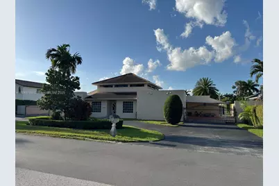9931 NW 130th St, Hialeah Gardens, FL 33018 - Photo 1