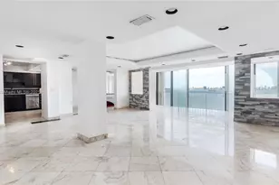 11111 Biscayne Blvd, Miami, FL 33181 - Photo 1